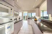 12C 338 TAYLOR WAY - thumbnail 9