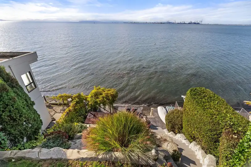 188 TSAWWASSEN BEACH ROAD - photo 4 of 40