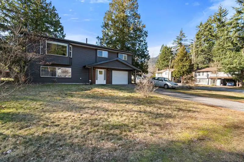 20143 SILVERVIEW ROAD - photo 4 of 40