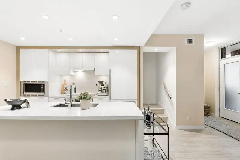 82 SWITCHMEN STREET - photo 1 of 34