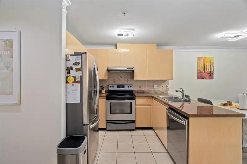 309 8115 121A STREET - photo 3 of 25
