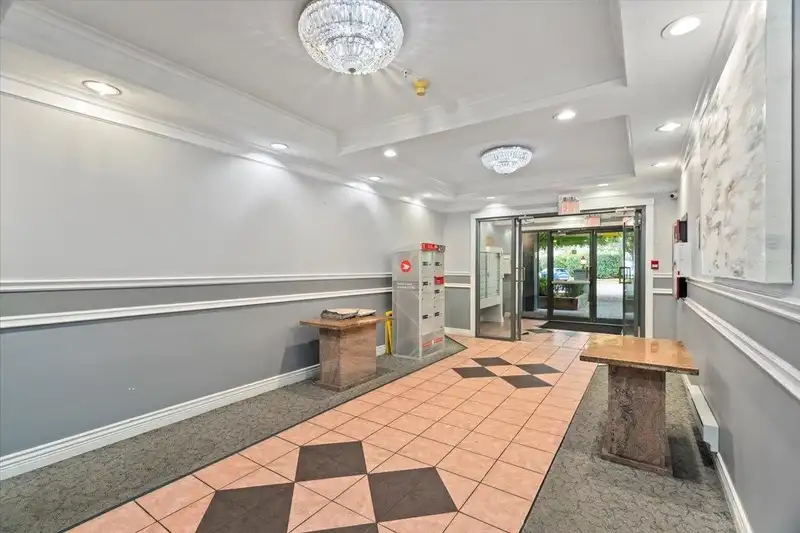 309 8115 121A STREET - photo 4 of 25