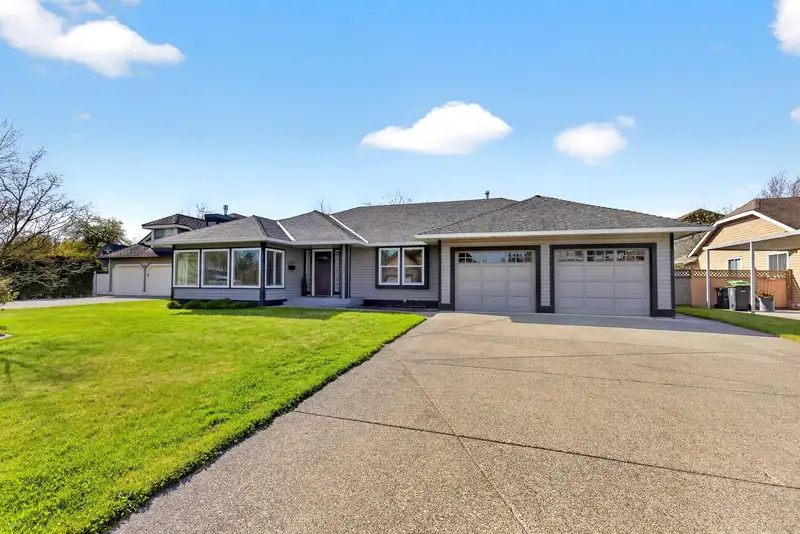 21454 48A AVENUE - photo 3 of 40