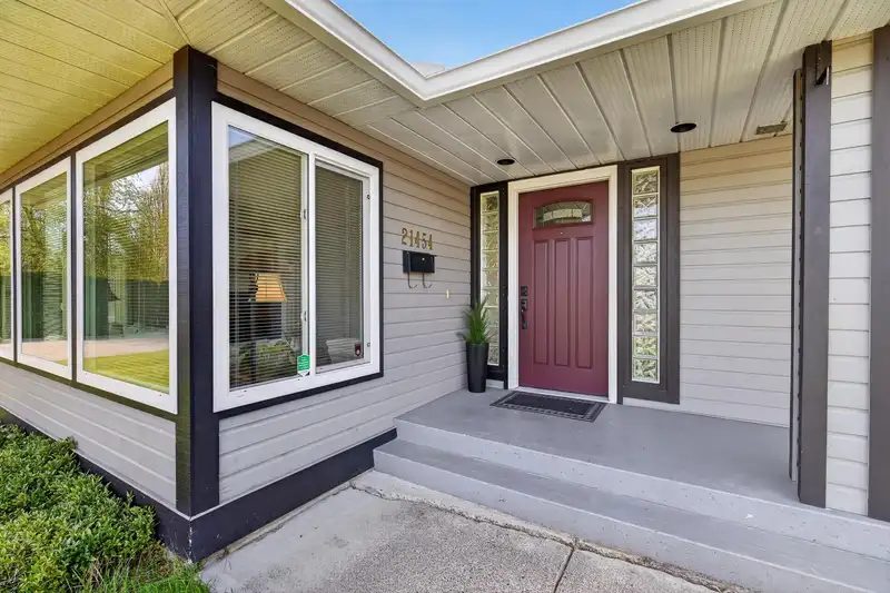 21454 48A AVENUE - photo 4 of 40