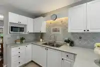 106 8655 KING GEORGE BOULEVARD - thumbnail 10