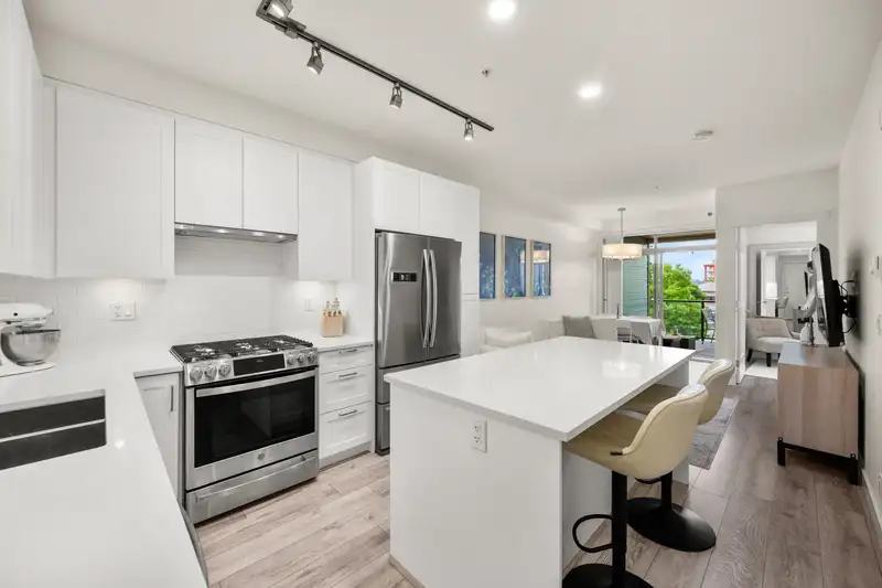 315 20673 78 AVENUE - photo 1 of 25