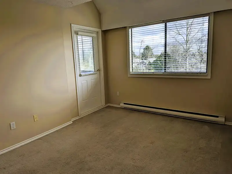 408 8120 COLONIAL DRIVE - photo 2 of 24