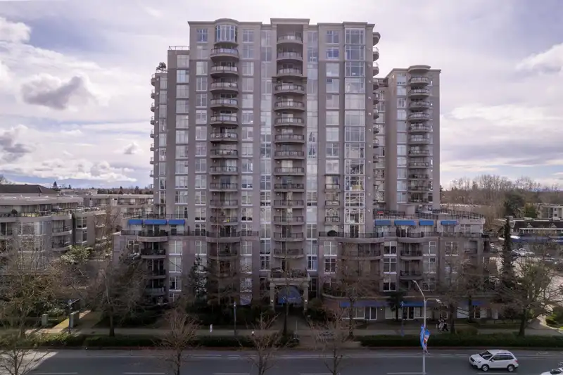 706 8460 GRANVILLE AVENUE - photo 1 of 32