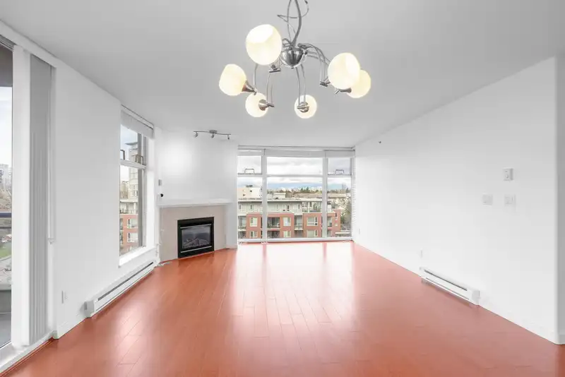 706 8460 GRANVILLE AVENUE - photo 2 of 32