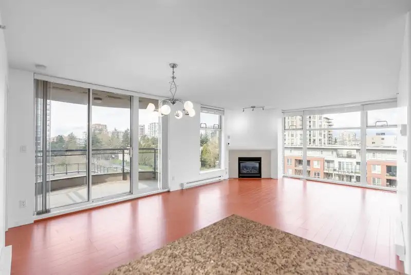 706 8460 GRANVILLE AVENUE - photo 3 of 32
