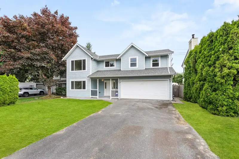 9484 209B CRESCENT - photo 1 of 37