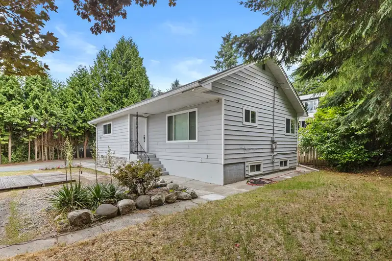 1593 STEVENS STREET - photo 1 of 37
