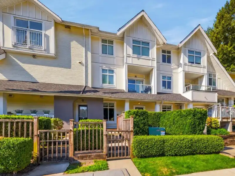 32 6965 HASTINGS STREET - photo 1 of 21