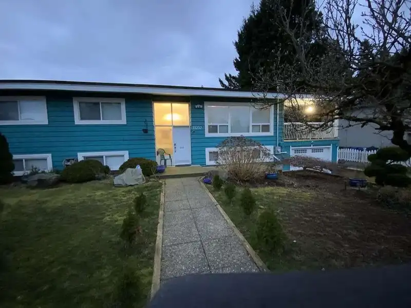 33232 HAWTHORNE AVENUE - photo 2 of 40