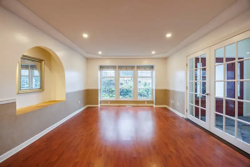 10333 167 STREET - photo 3 of 16