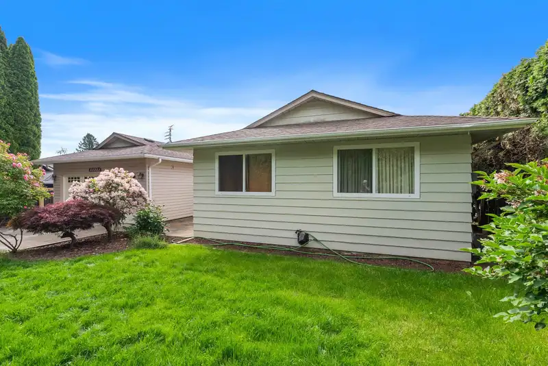 35382 ROCKWELL DRIVE - photo 3 of 40