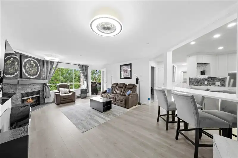 304 5450 208 STREET - photo 1 of 30