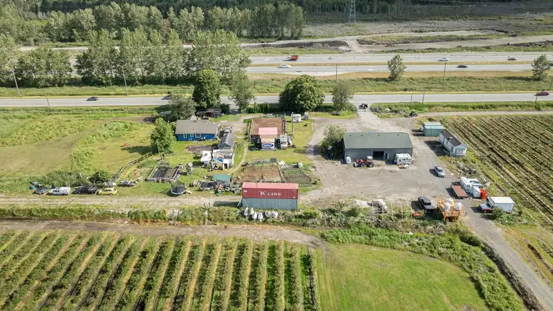 8442 LADNER TRUNK ROAD - photo 4 of 40