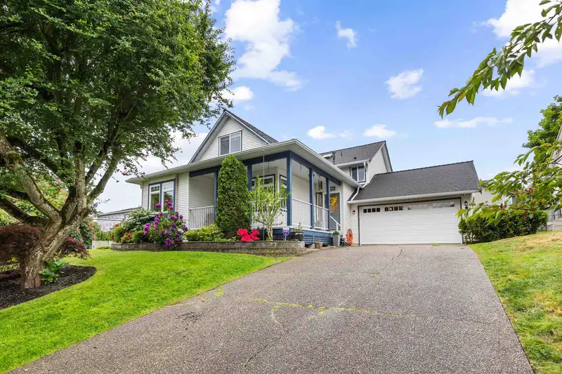 6155 191A STREET - photo 1 of 38