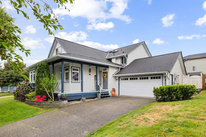 6155 191A STREET - photo 2 of 38