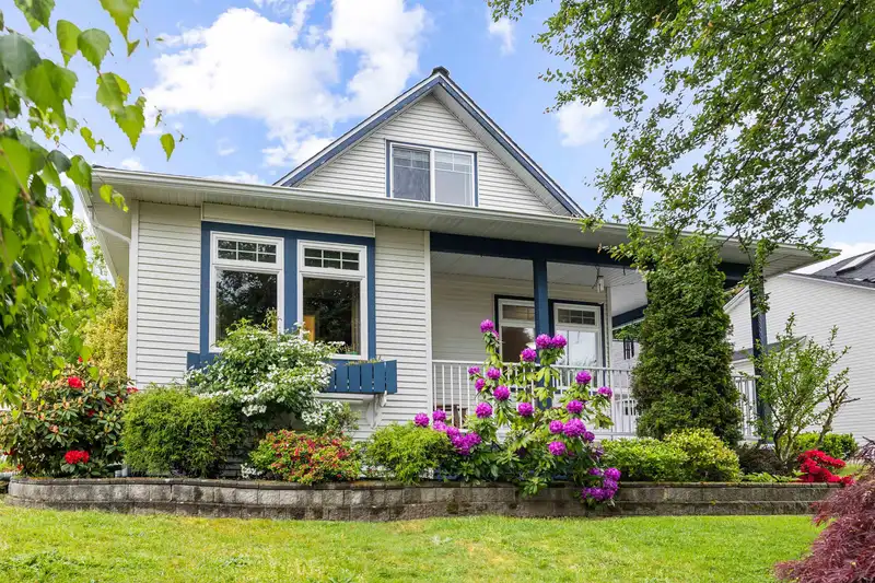 6155 191A STREET - photo 3 of 38