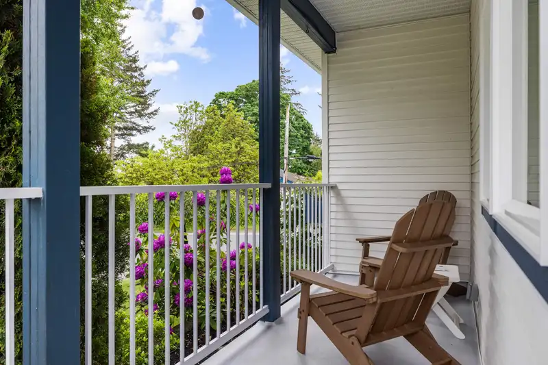 6155 191A STREET - photo 4 of 38