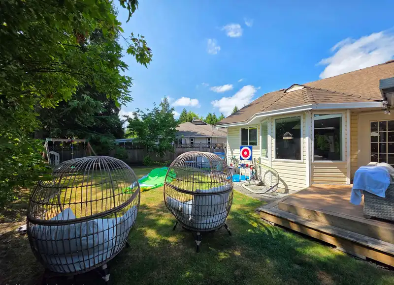 6038 187 STREET - photo 4 of 5