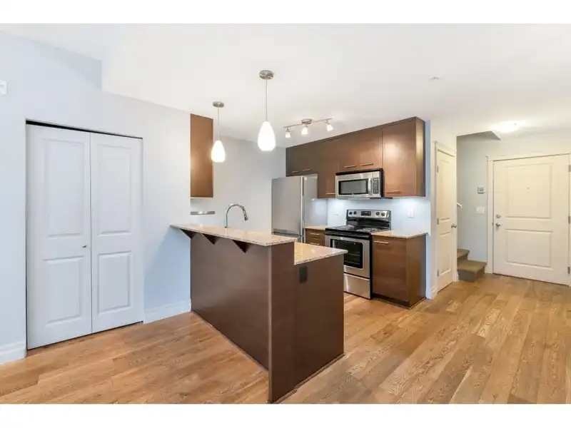 103 2343 ATKINS AVENUE - photo 4 of 19