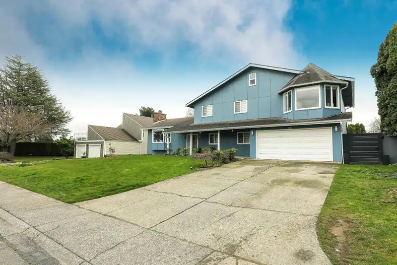 26970 32A AVENUE - photo 2 of 40