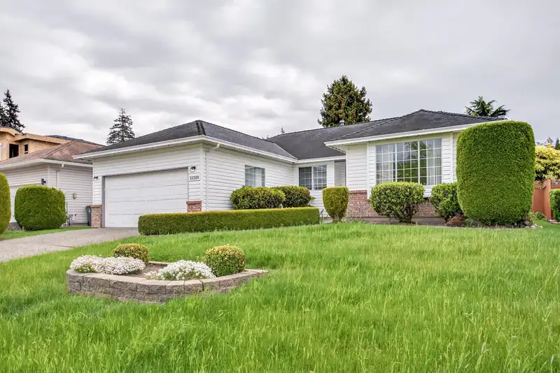 15320 29TH AVENUE - photo 3 of 38