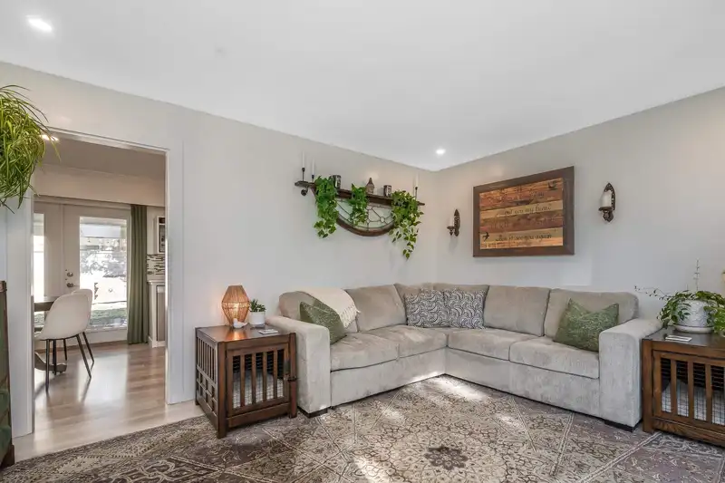 32495 MCRAE AVENUE - photo 4 of 40