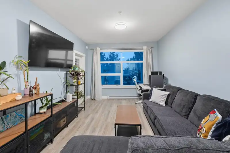 306 22577 ROYAL CRESCENT - photo 1 of 40