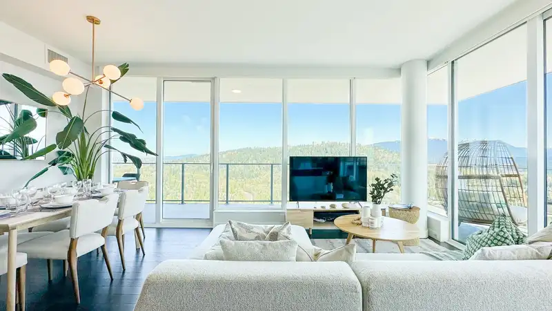 4702 567 CLARKE ROAD - photo 1 of 33