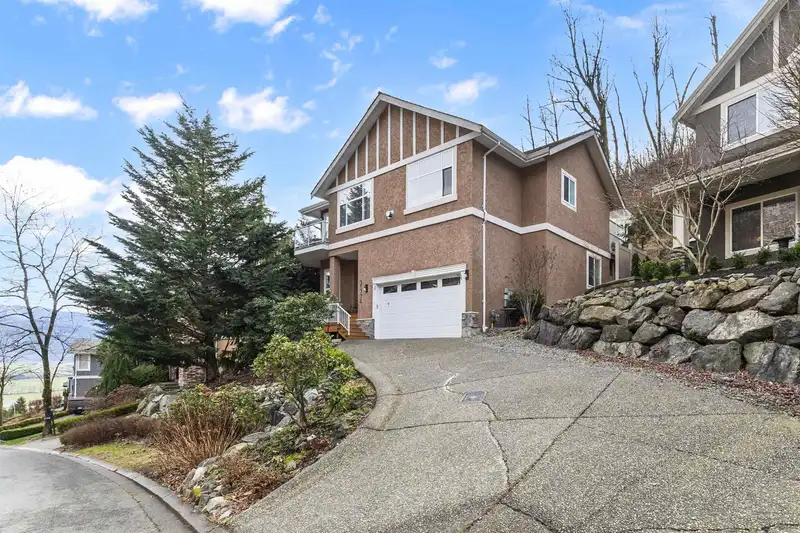 35774 REGAL PARKWAY - photo 2 of 39