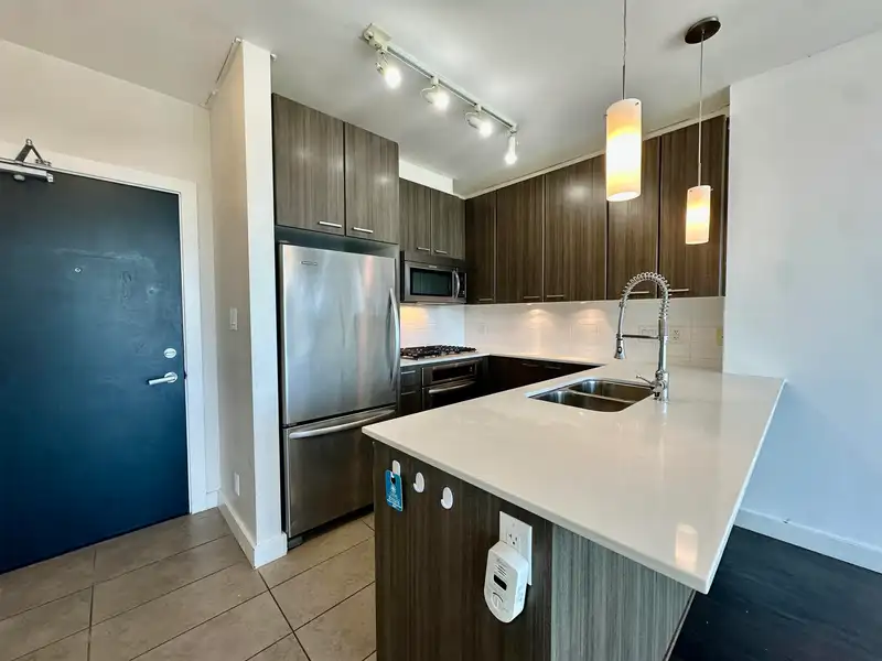 1708 2955 ATLANTIC AVENUE - photo 2 of 18