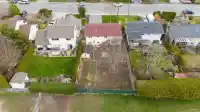 15894 THRIFT AVENUE - thumbnail 2