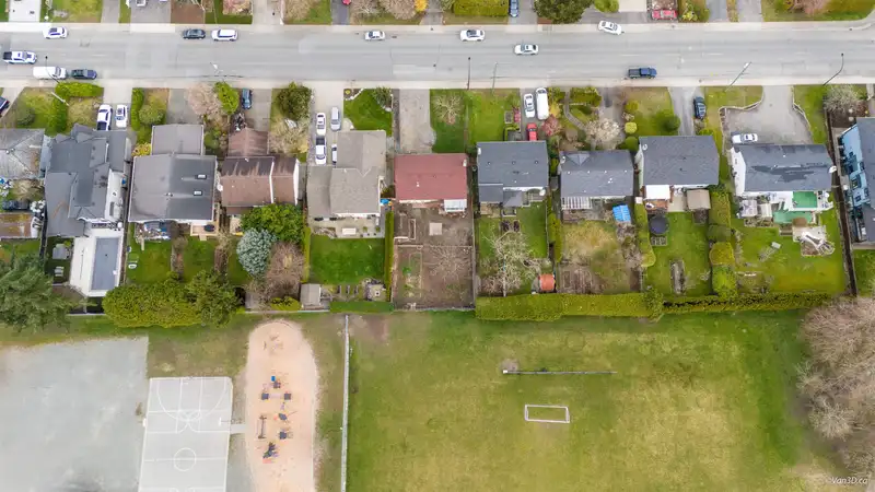 15894 THRIFT AVENUE - photo 3 of 40