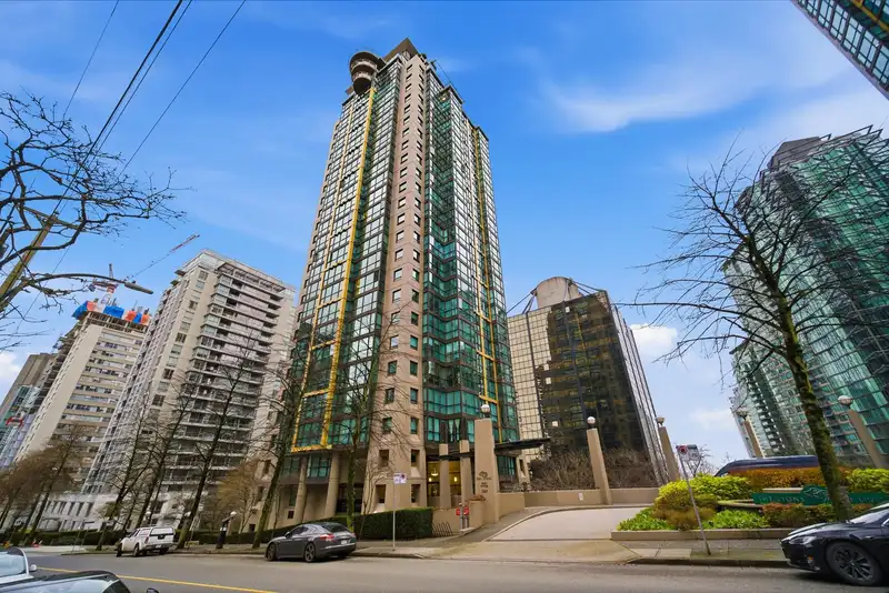 802 1367 ALBERNI STREET - photo 1 of 40