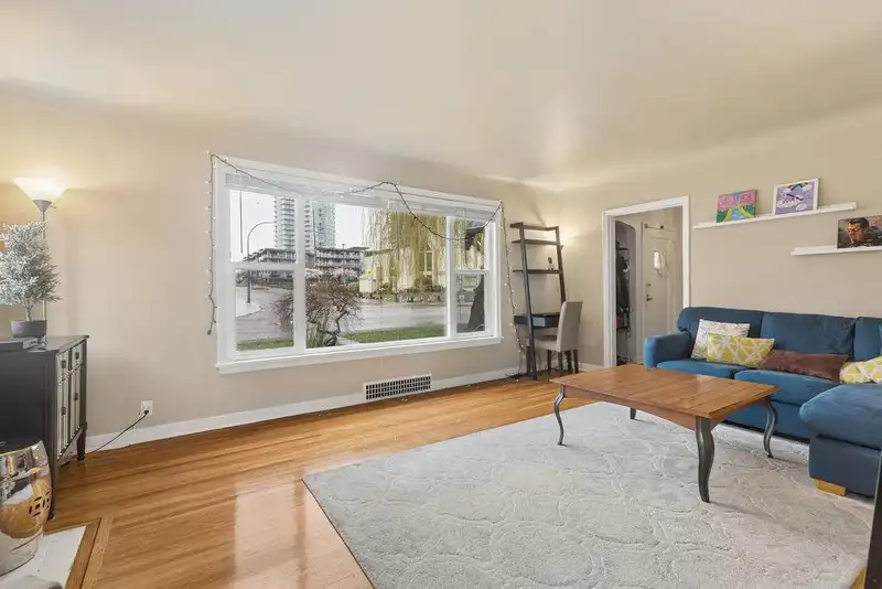 1810 TENTH AVENUE - photo 3 of 24