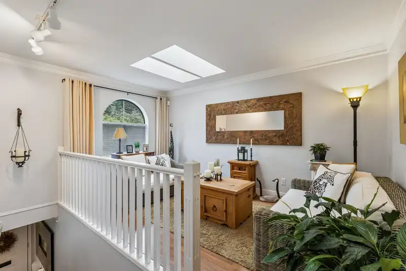 3491 ST. GEORGES AVENUE - photo 3 of 40