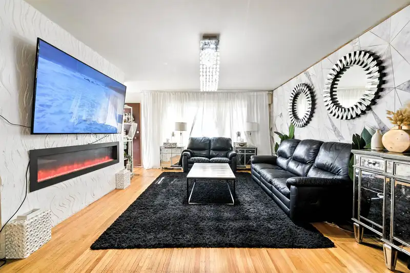 4987 HOY STREET - photo 3 of 32
