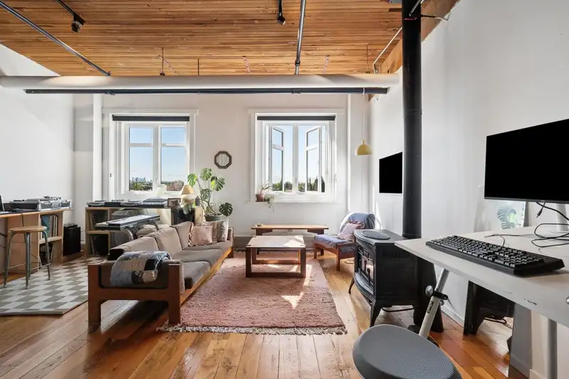 321 2556 E HASTINGS STREET - photo 1 of 26