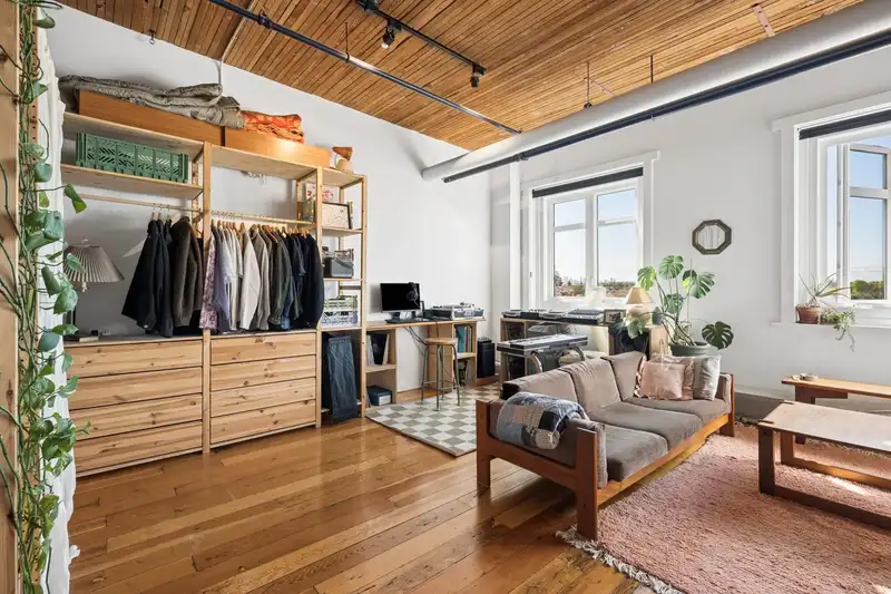 321 2556 E HASTINGS STREET - photo 4 of 26