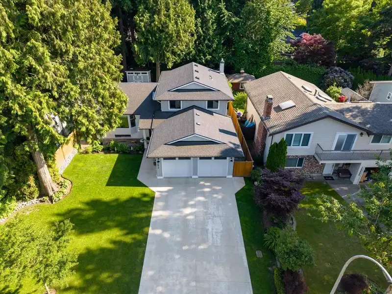12674 19 AVENUE - photo 2 of 40