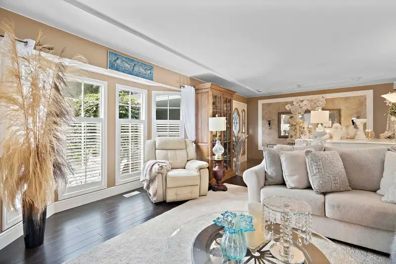 62525 AIRPORT ROAD - photo 2 of 25