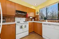 6 5730 CARNARVON STREET - thumbnail 11