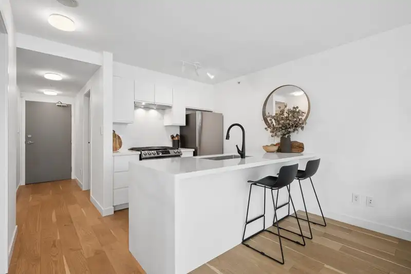 1208 1495 RICHARDS STREET - photo 4 of 36