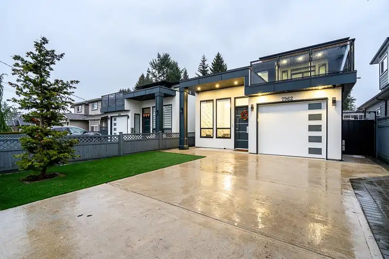 7962 EDMONDS STREET - photo 2 of 32