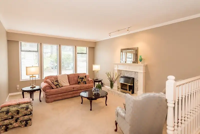 10980 63 AVENUE - photo 4 of 40