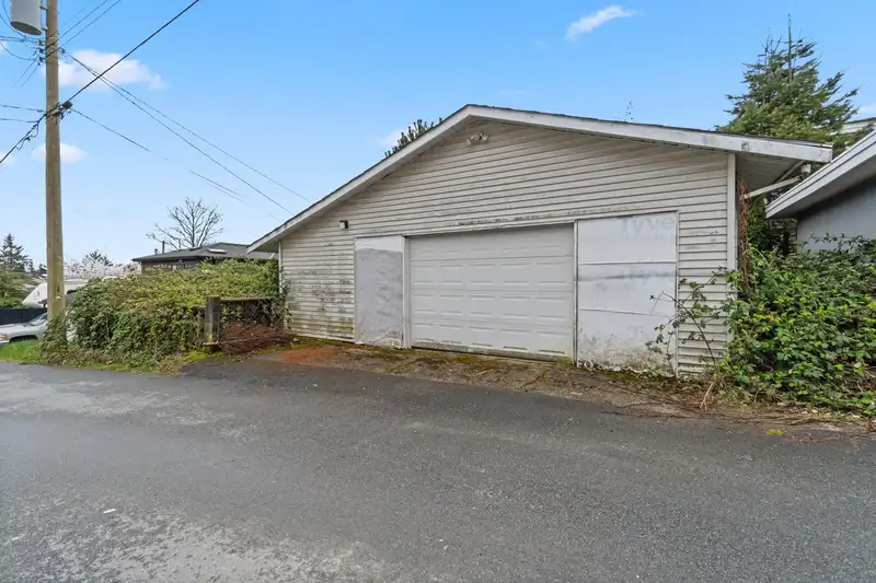 3977 FOREST STREET - photo 4 of 18